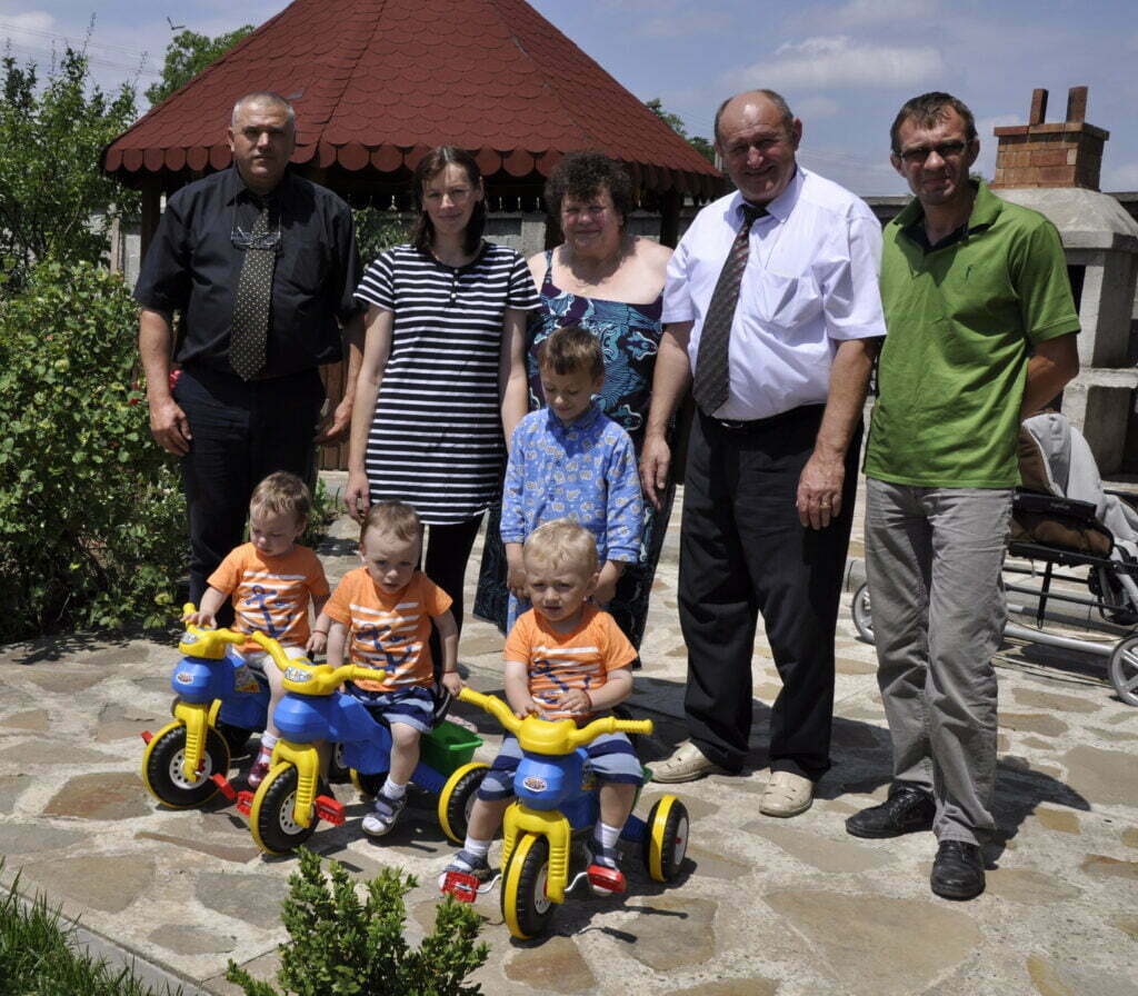 Tripleţii din Şcheia, sărbătoriţi de întreaga comunitate