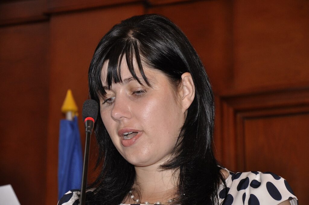 Parteneriat Primărie-Biserică, pentru copiii cu părinţi plecaţi la muncă
