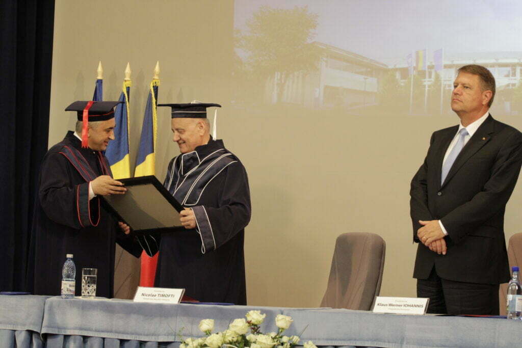 USV, felicitată de Iohannis, pentru titlul acordat lui Timofti