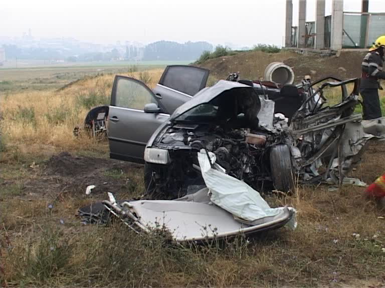 Accident cu doi morţi şi doi răniţi, la intrarea în Suceava
