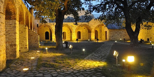 Ce înseamnă un cocoş la casa omului