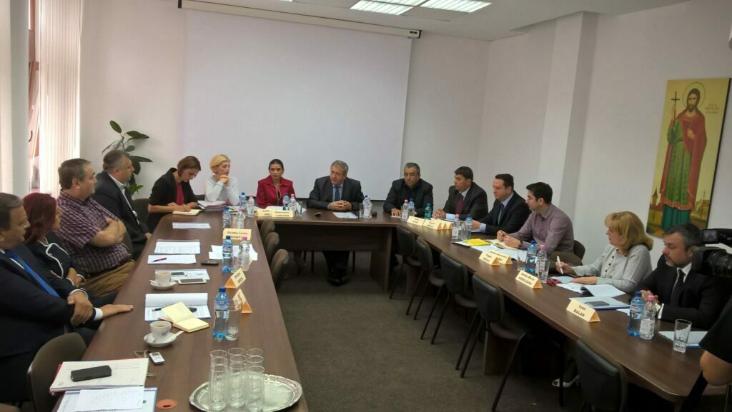 Se caută soluţii pentru deblocarea municipiului Rădăuţi