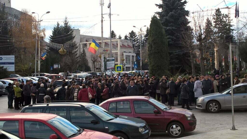 Bazariştii, discuţii cu prefectul Harasim şi cu vicepreşedintele Niţă