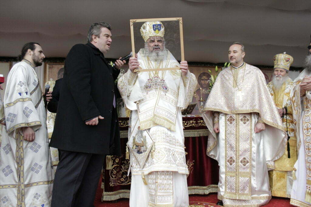 Patriarhul premiat, Bucovina lăudată