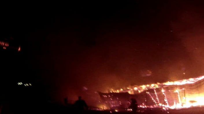 Zeci de animale arse în incendiu la Salcea