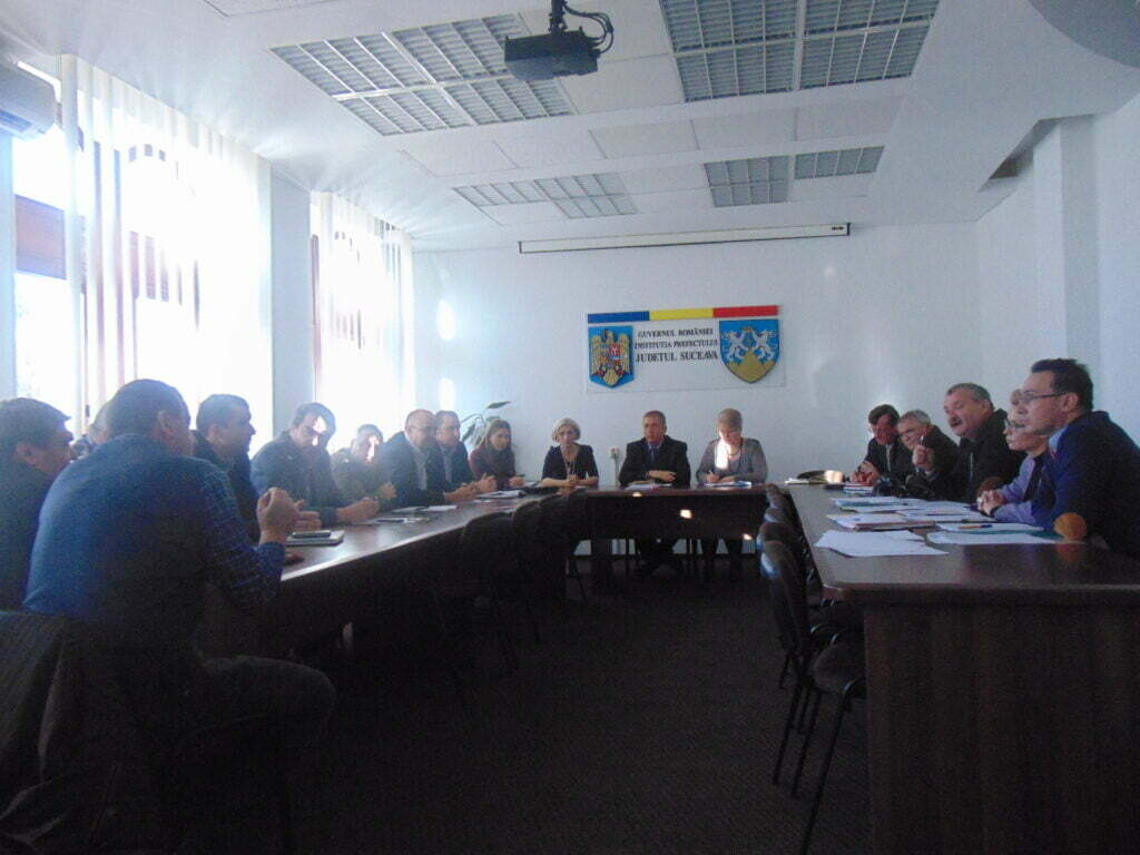 Dialog cu forestierii nemulţumiţi, la Prefectură