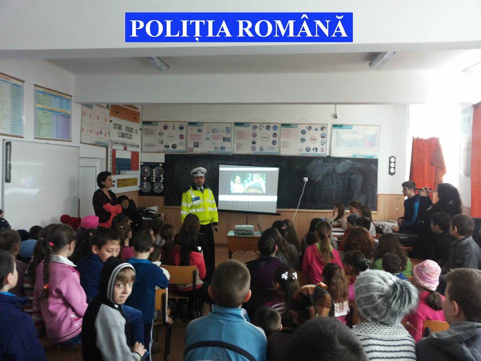 Poliţia Suceava: Acţiuni de informare a elevilor