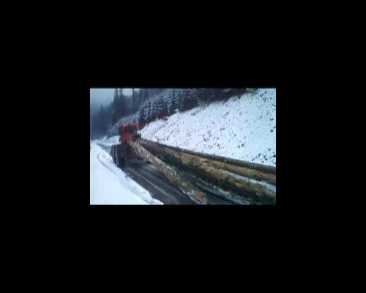 Transportatori de lemn, circulaţie ilegală pe TransRarău