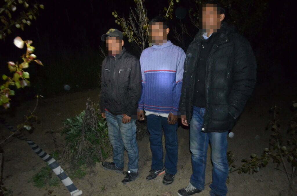 Trei cetăţeni din Bangladesh, depistaţi în zona Siret