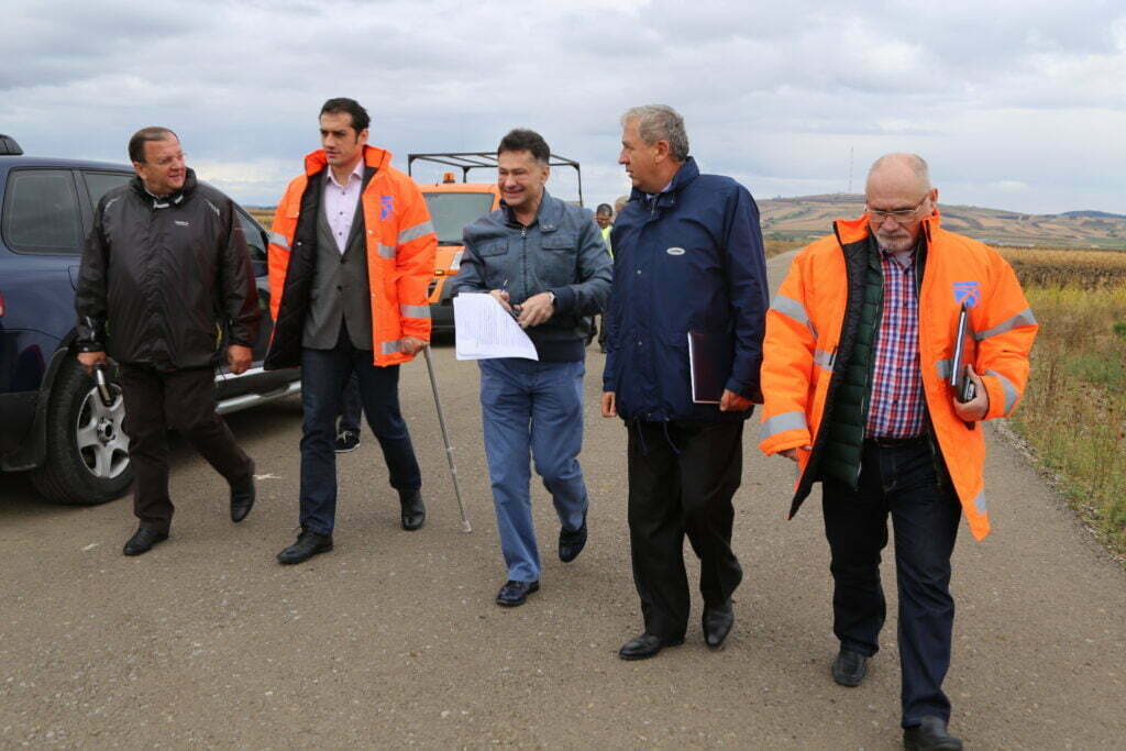 Ministrul Transporturilor şi şeful CNADNR, la şoseaua de centură a Sucevei