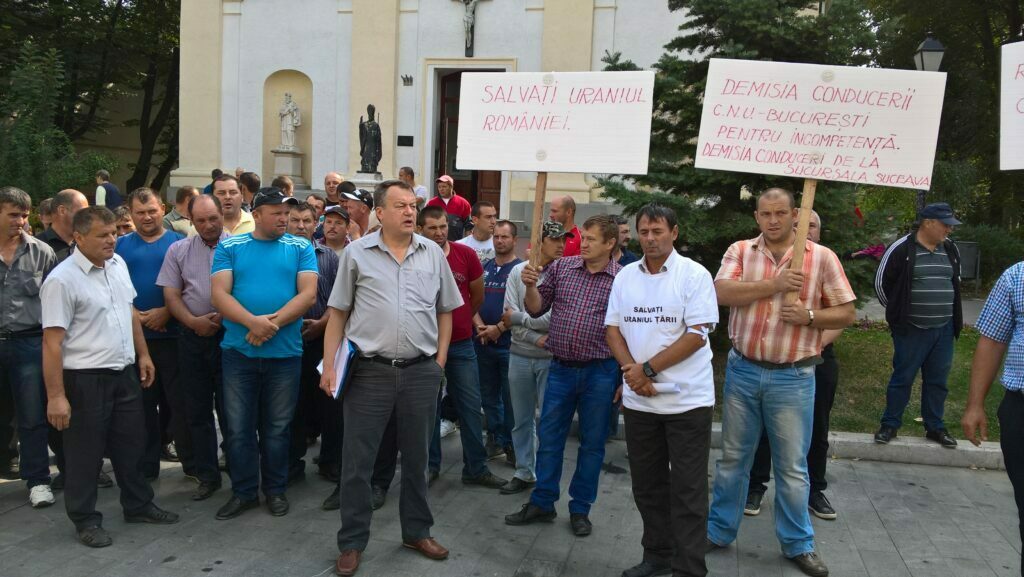 Minerii de la Crucea, protest pentru salvarea minei