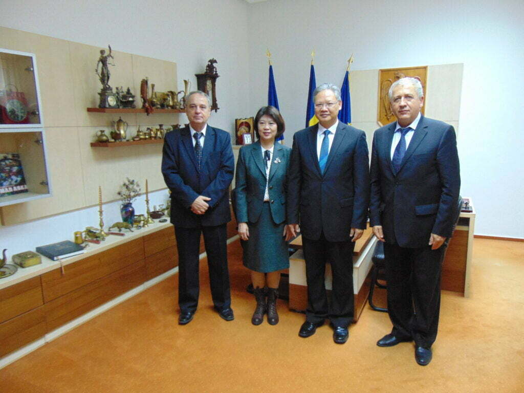 Prefectul de Suceava, întîlnire cu ambasadorul Chinei şi discuţii despre vize