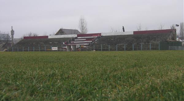 Gazon sintetic, pentru stadionul din Iţcani
