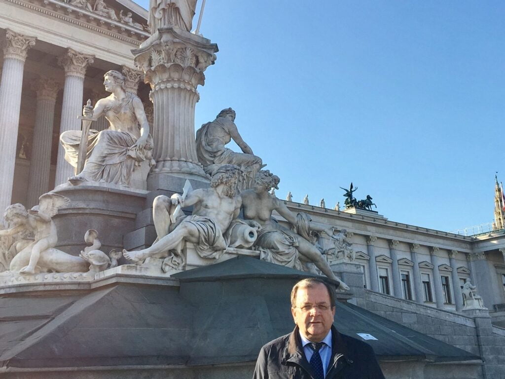 Flutur, discurs în Parlamentul Austriei