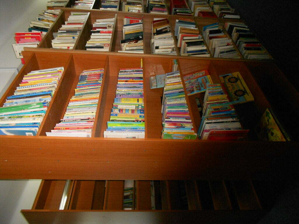 Cărţi în engleză donate bibliotecilor sucevene
