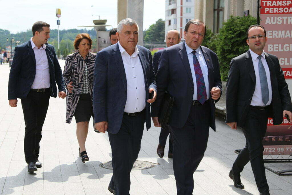 Buşoi şi-a prezentat moţiunea la Suceava