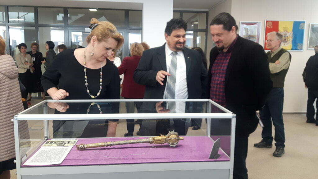 Expoziţie cu Buzduganul Regelui Ferdinand, fără public