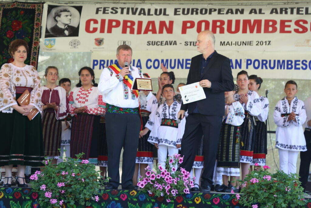 Actorul care l-a interpretat pe Ciprian Porumbescu, cetăţean de onoare al comunei Ciprian Porumbescu