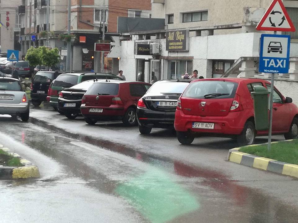 Şase avertismente pentru şoferii care au ocupat locurile taximetriştilor