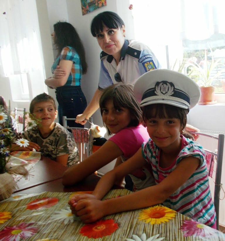 300 de copii, în tabere cu tematică preventivă