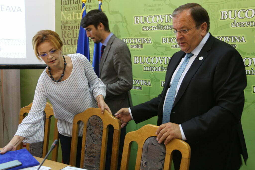 Mirela Adomnicăi, molipsită de Gheorghe Flutur