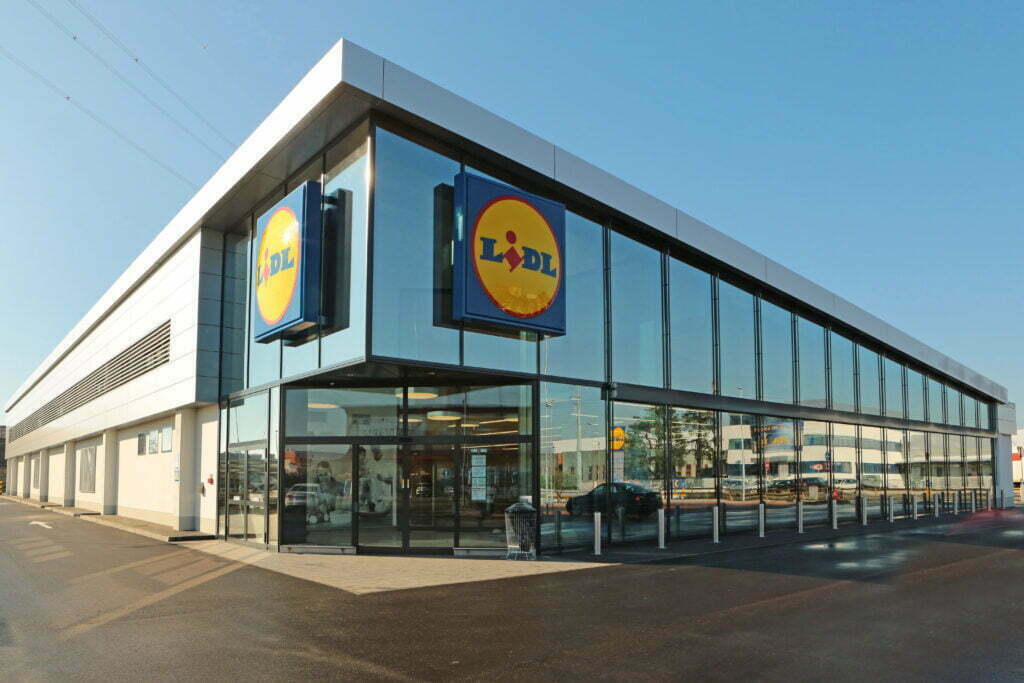 Împiedicaţii şi tupeiştii de la Lidl