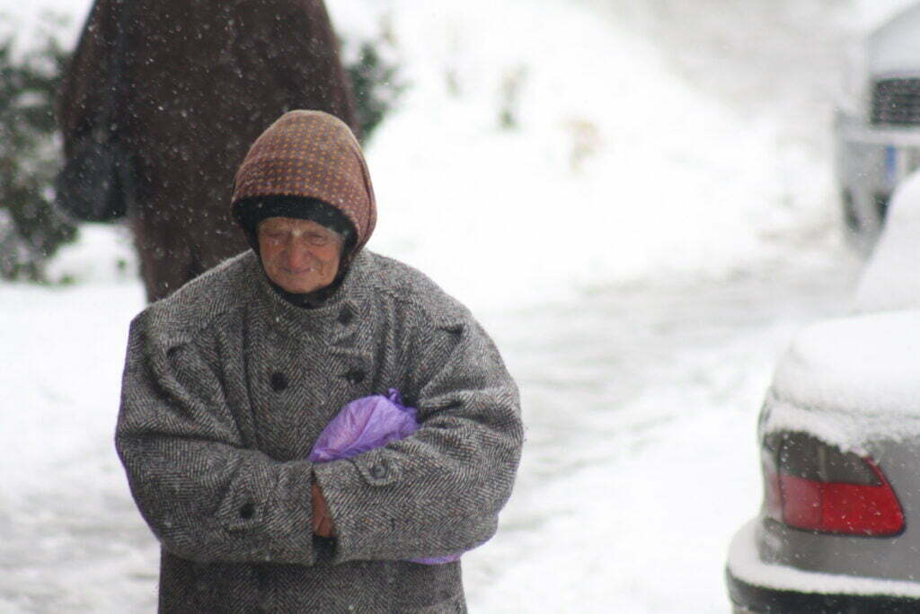 Vînt, ploi, lapoviţă şi ninsoare