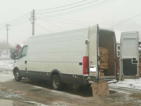 Lemn confiscat şi 5.000 de lei amendă