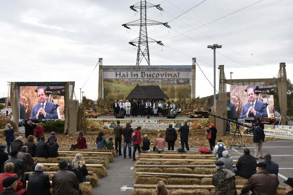 Nu e de la statul cu mîna în grindă, domnule Flutur