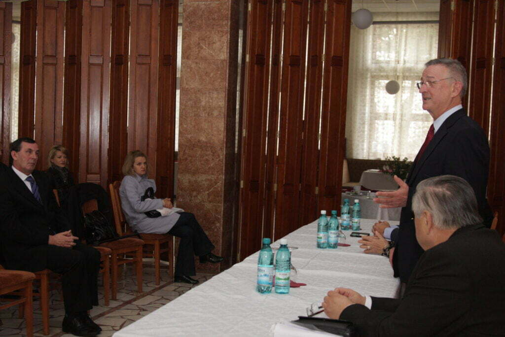 Bine spălaţi pe dinţi şi cu mîinile pe ghidon