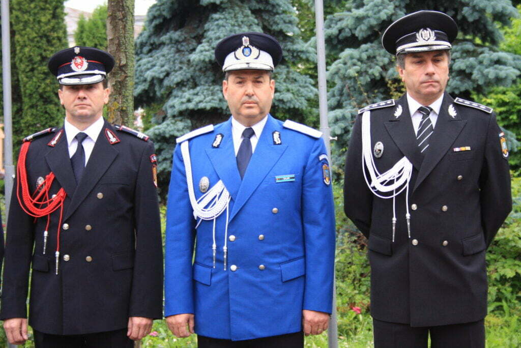 Todiruţ, îngropat de presă, salvat de presă