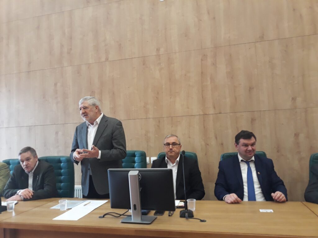 Ciobanu, pentru o cale de mijloc între autorităţi şi forestieri