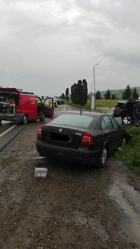 Un mort şi şase răniţi, în două accidente