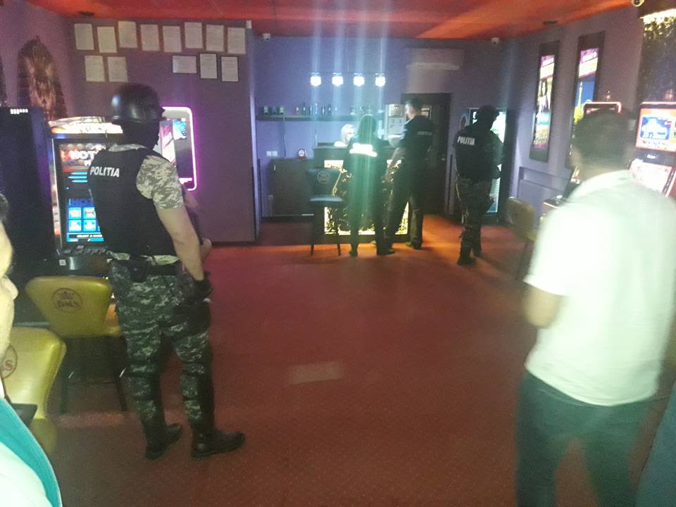 Razii în baruri, discoteci şi săli de jocuri