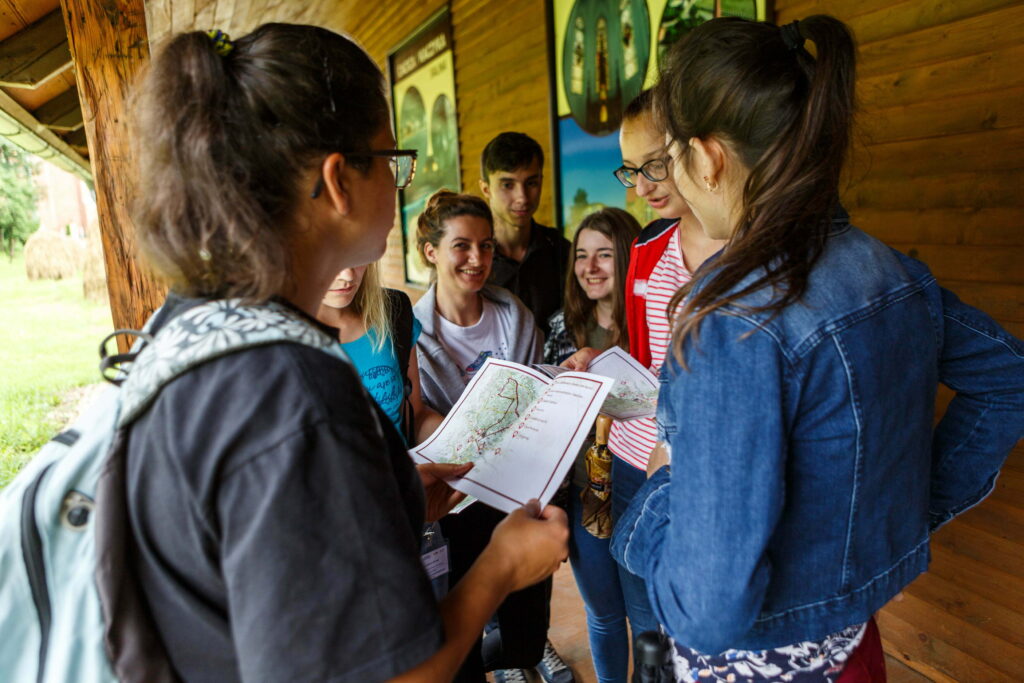 Şcoală de Vară pentru studenţi şi elevi, la Cacica