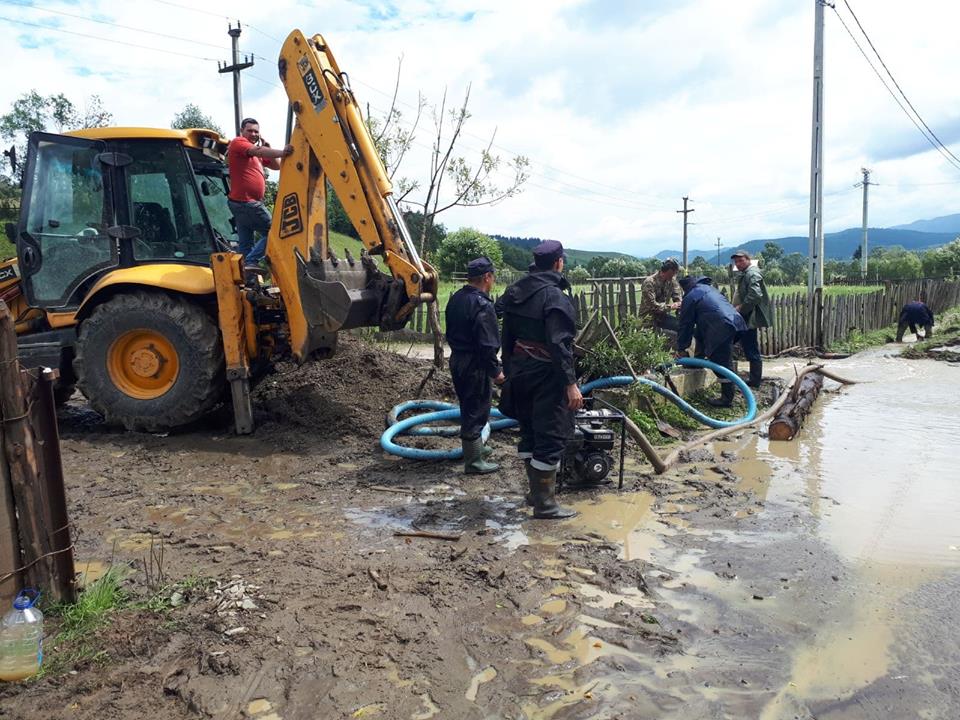 2,1 milioane de la Guvern, pentru refacerea drumurilor judeţene