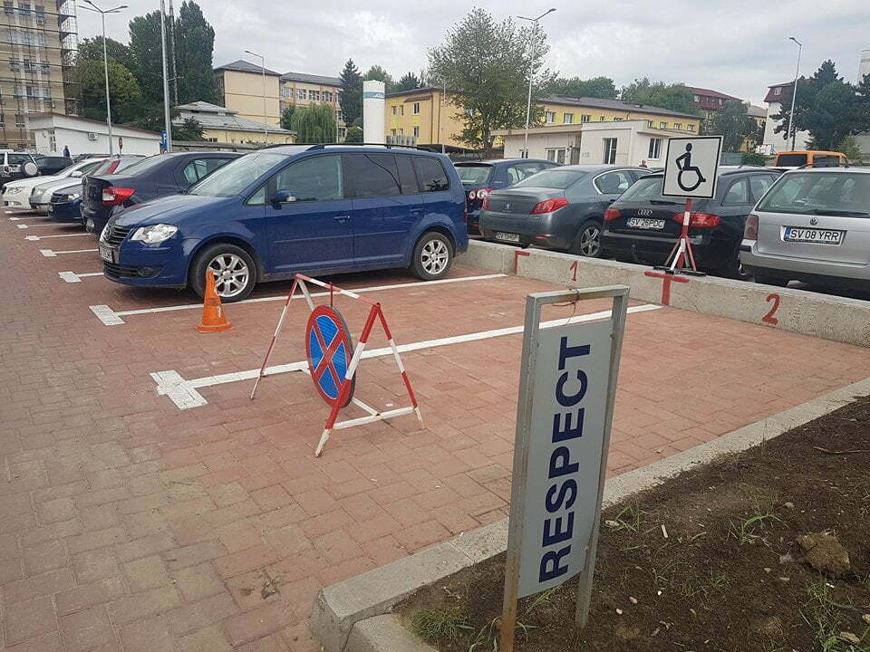 Proiectul taxei de parcare la spital, dezbătut de Consiliul Judeţean