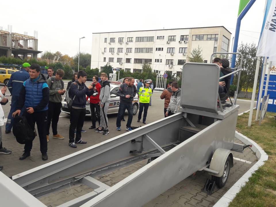 Simulator de accident pentru şoferii fără centură
