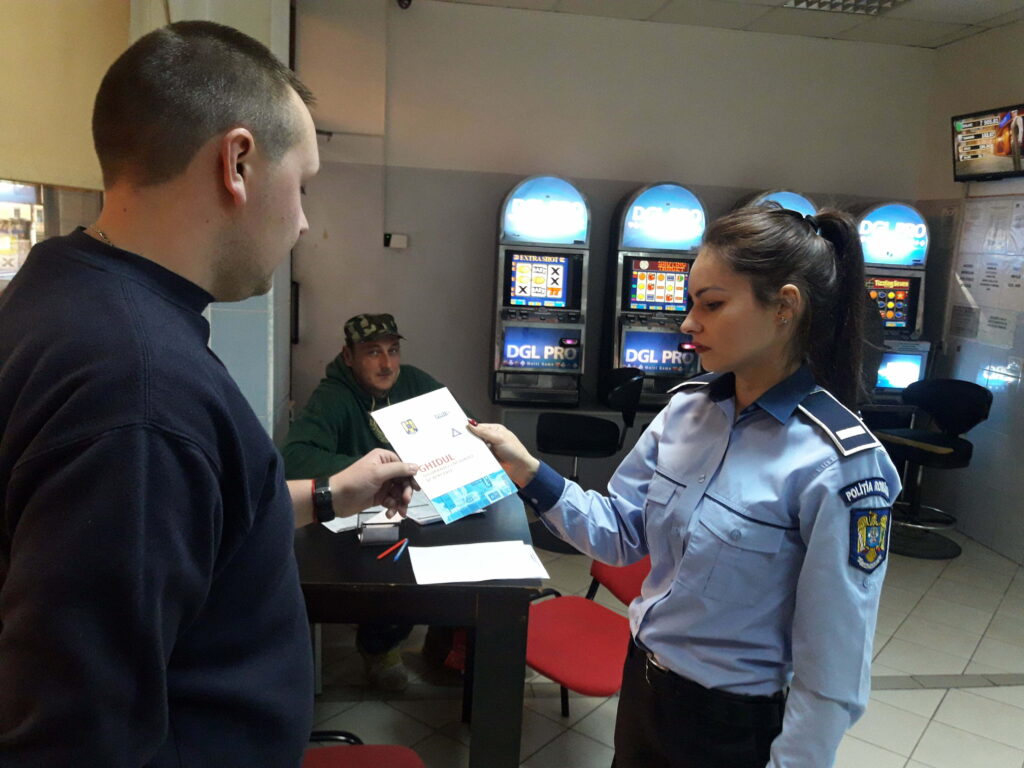 Campanie de informare împotriva înşelăciunilor