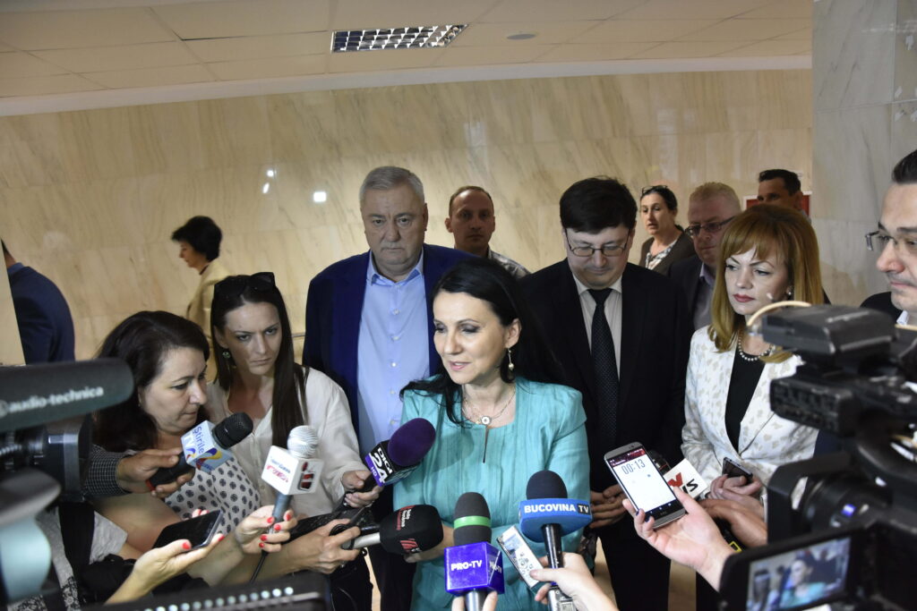 A început lumea să se ţină de cuvînt