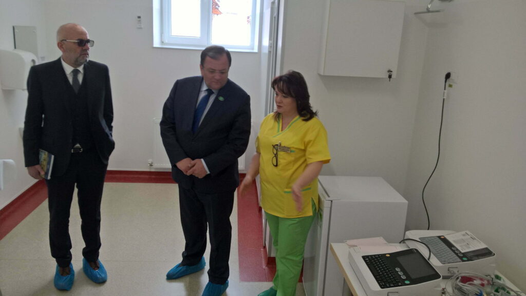Gheorghe Flutur aşteaptă de la Tiberiu Brădăţan să fie bărbat şi să se bată pentru spitalele sucevene