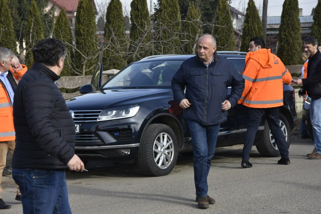 Deputatul Băişanu i-a cerut ministrului Cuc investiţii în drumuri
