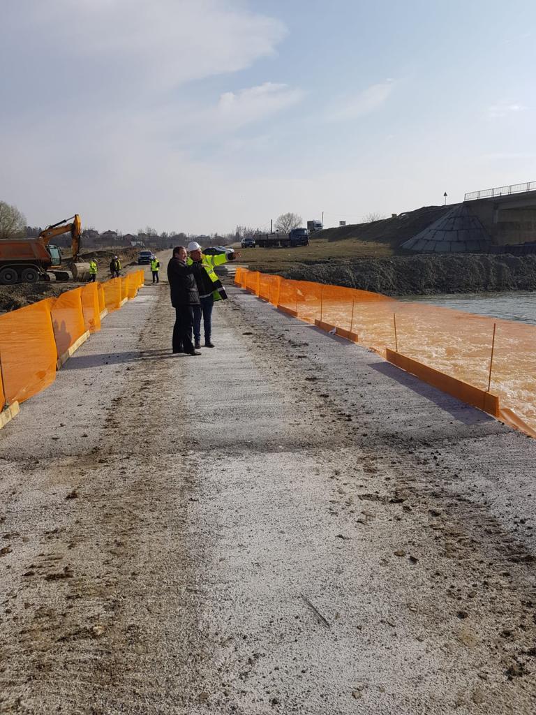 Începe reabilitarea drumului Mălini-Găineşti