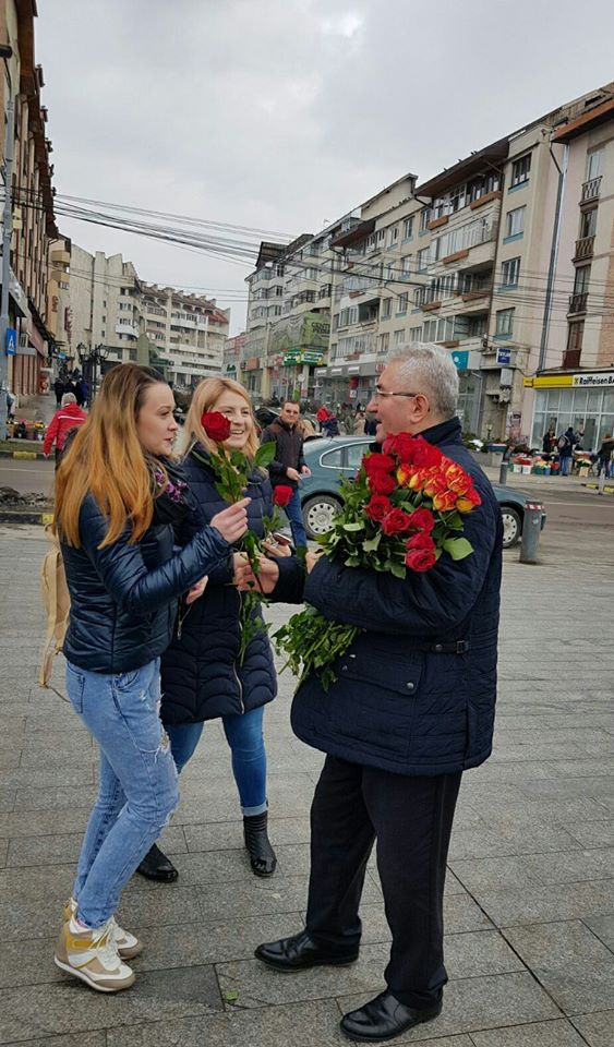 Primarul Lungu, cu flori prin oraş