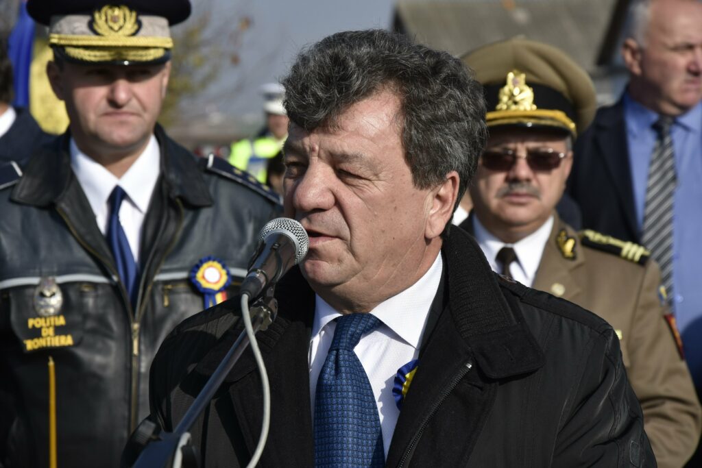 Primăriile, obligate să lumineze trecerile de pietoni nesemaforizate