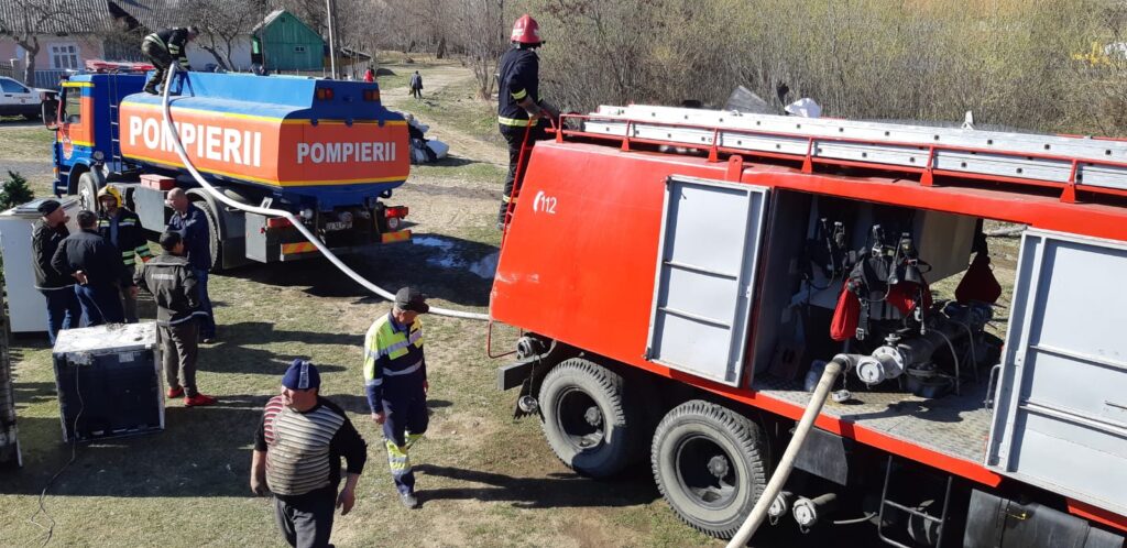 Şase maşini de intervenţie, la un incendiu la Iaslovăţ