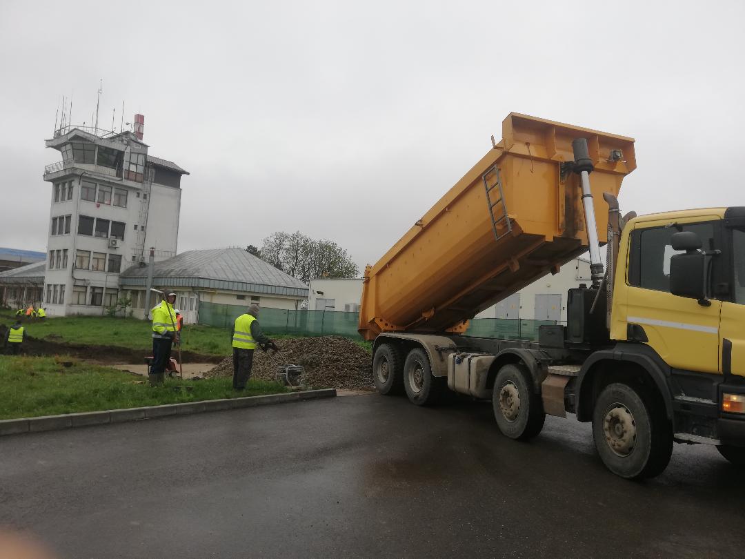 Mai multe parcări la Aeroportul Suceava