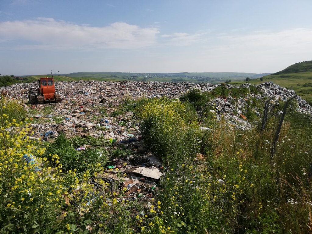 Nechifor, apel pentru desfiinţarea gropilor de gunoi neconforme