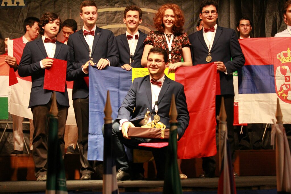 Regulament pentru acordarea de premii olimpicilor