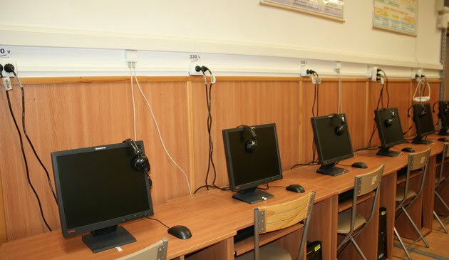 Unii cu datul, alţii cu luatul